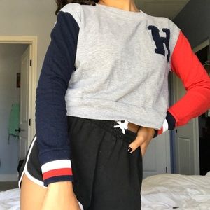 Tommy Hilfiger Sweatshirt (NEVER WORN!!)🌟